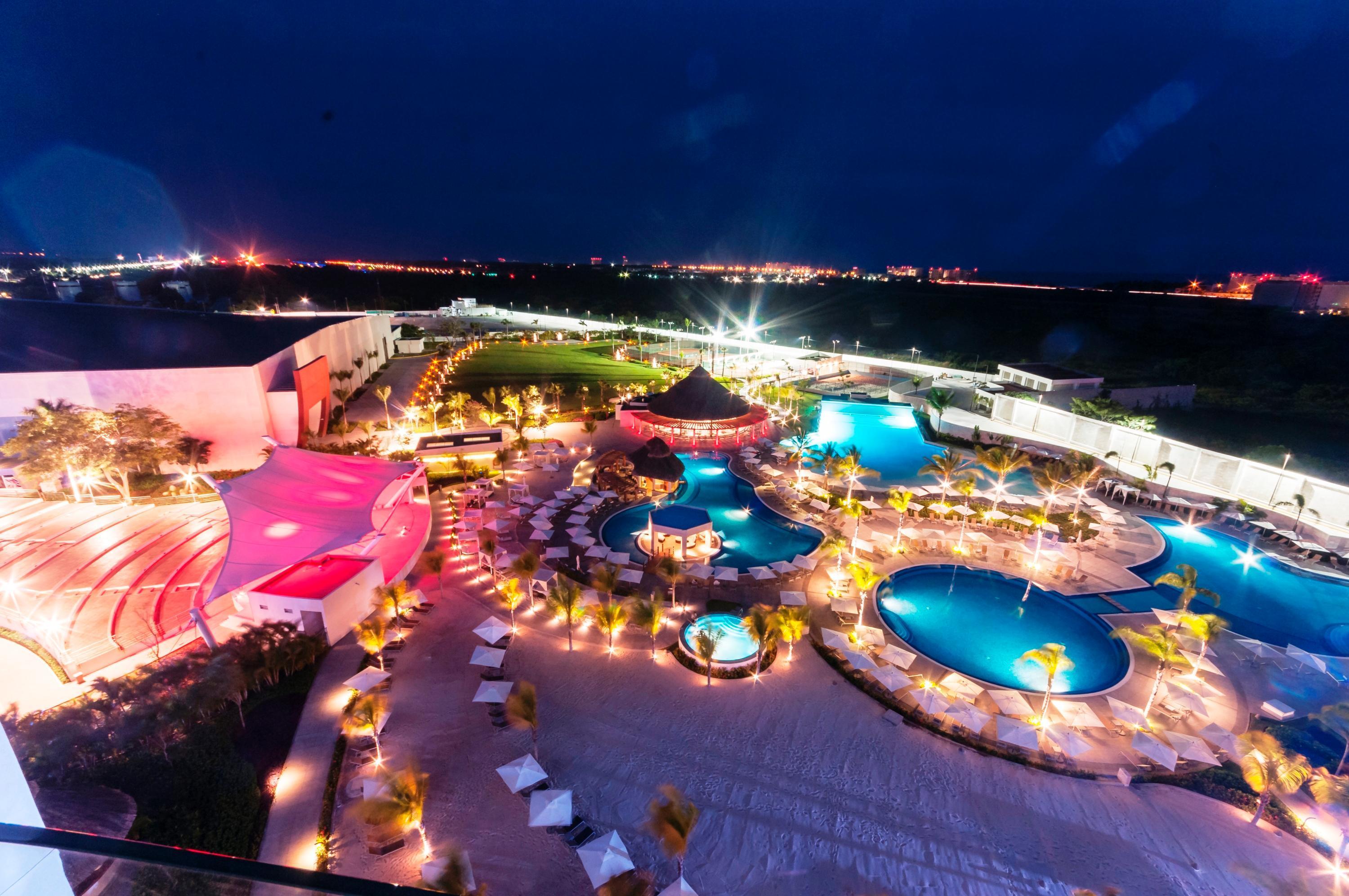Palacio Mundo Imperial Riviera Diamante Акапулко Екстериор снимка Hard Rock Hotel Cancun