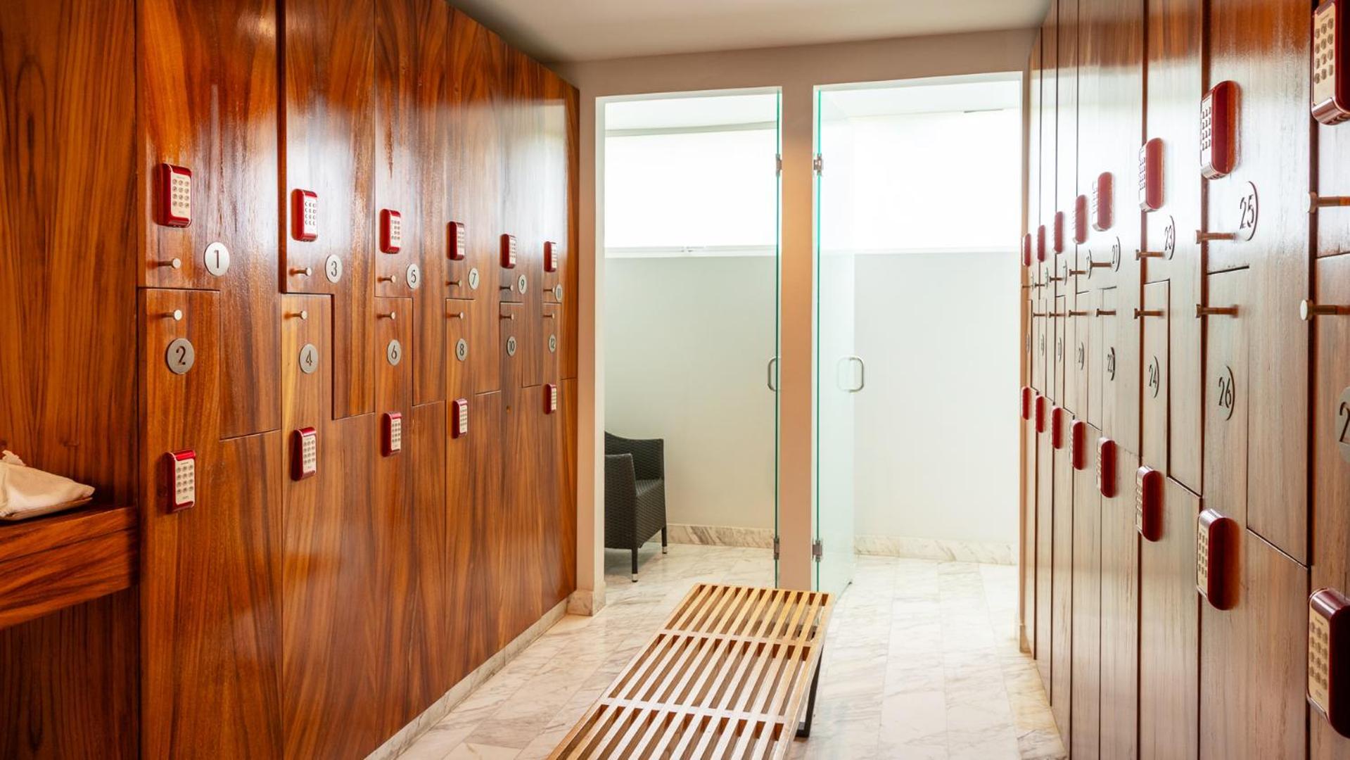 Palacio Mundo Imperial Riviera Diamante Акапулко Екстериор снимка A locker room